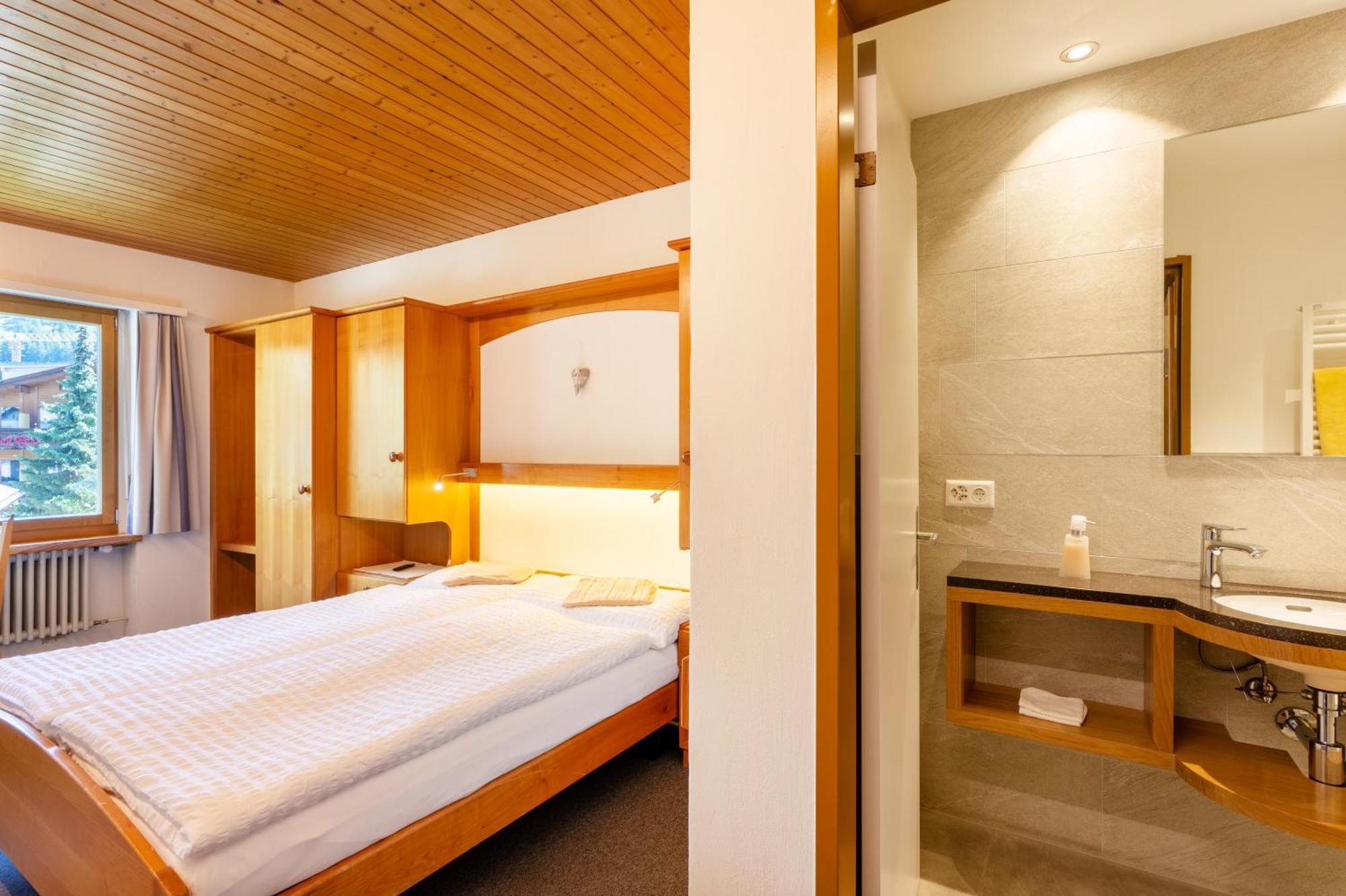 צרמט Hotel Parnass מראה חיצוני תמונה